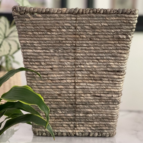 🌿Boho Style Basket/Planter/Trash Can🌿 - Picture 3 of 6